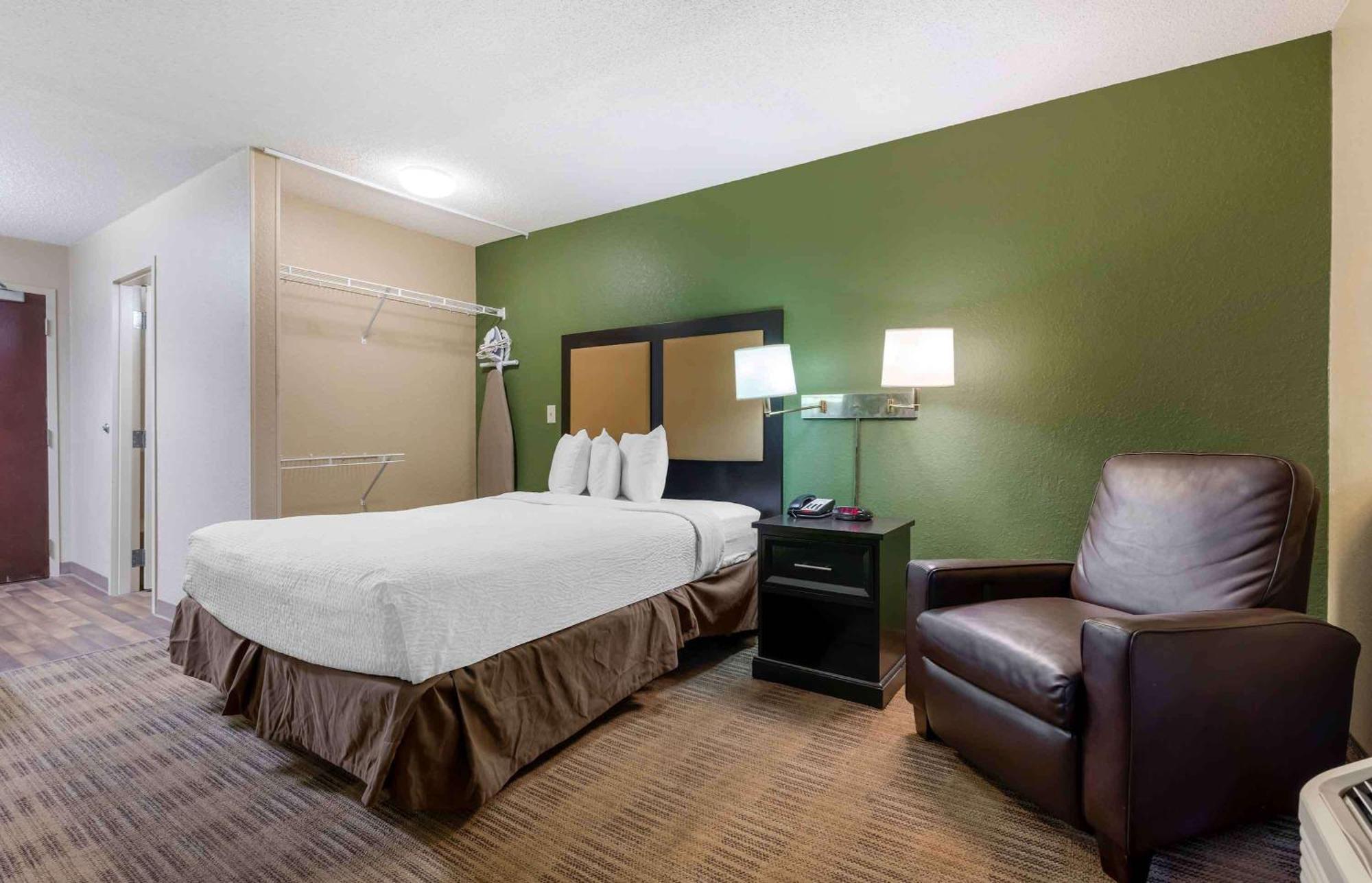 Extended Stay America Select Suites - Jacksonville - Lenoir Avenue East Eksteriør billede